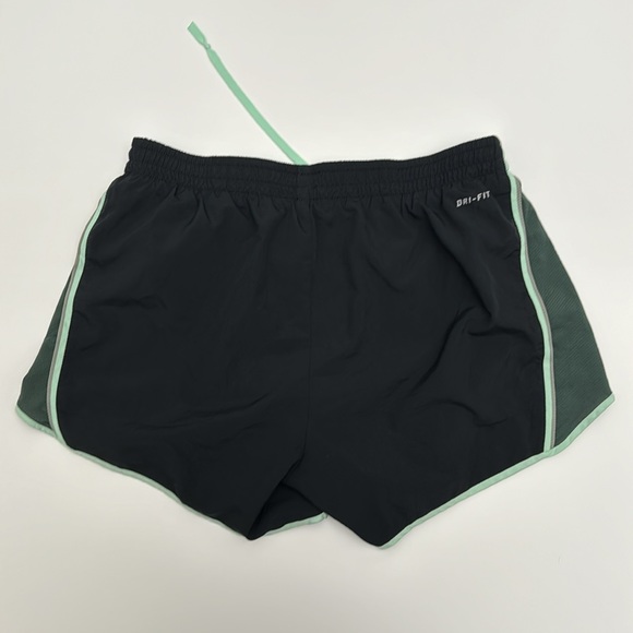Nike running shorts - Picture 4 of 4
